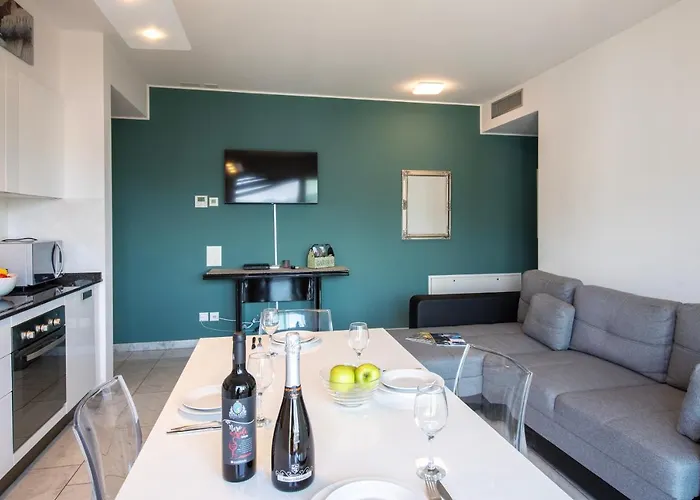 Panoramic Penthouse - Happy *