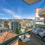 Panoramic Penthouse - Happy アパート *